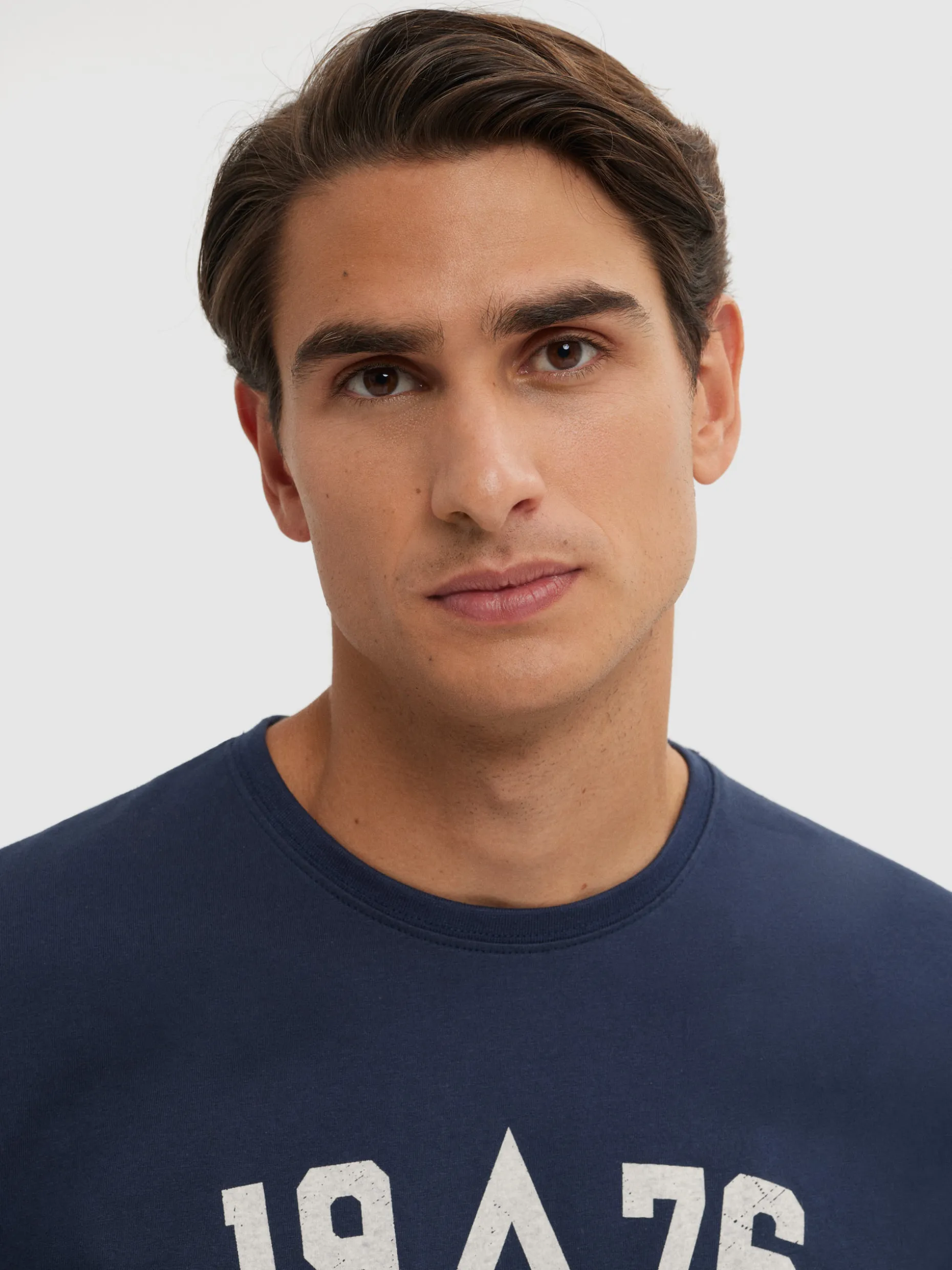CAMISETA COLLEGE <Alvaro Moreno Cheap