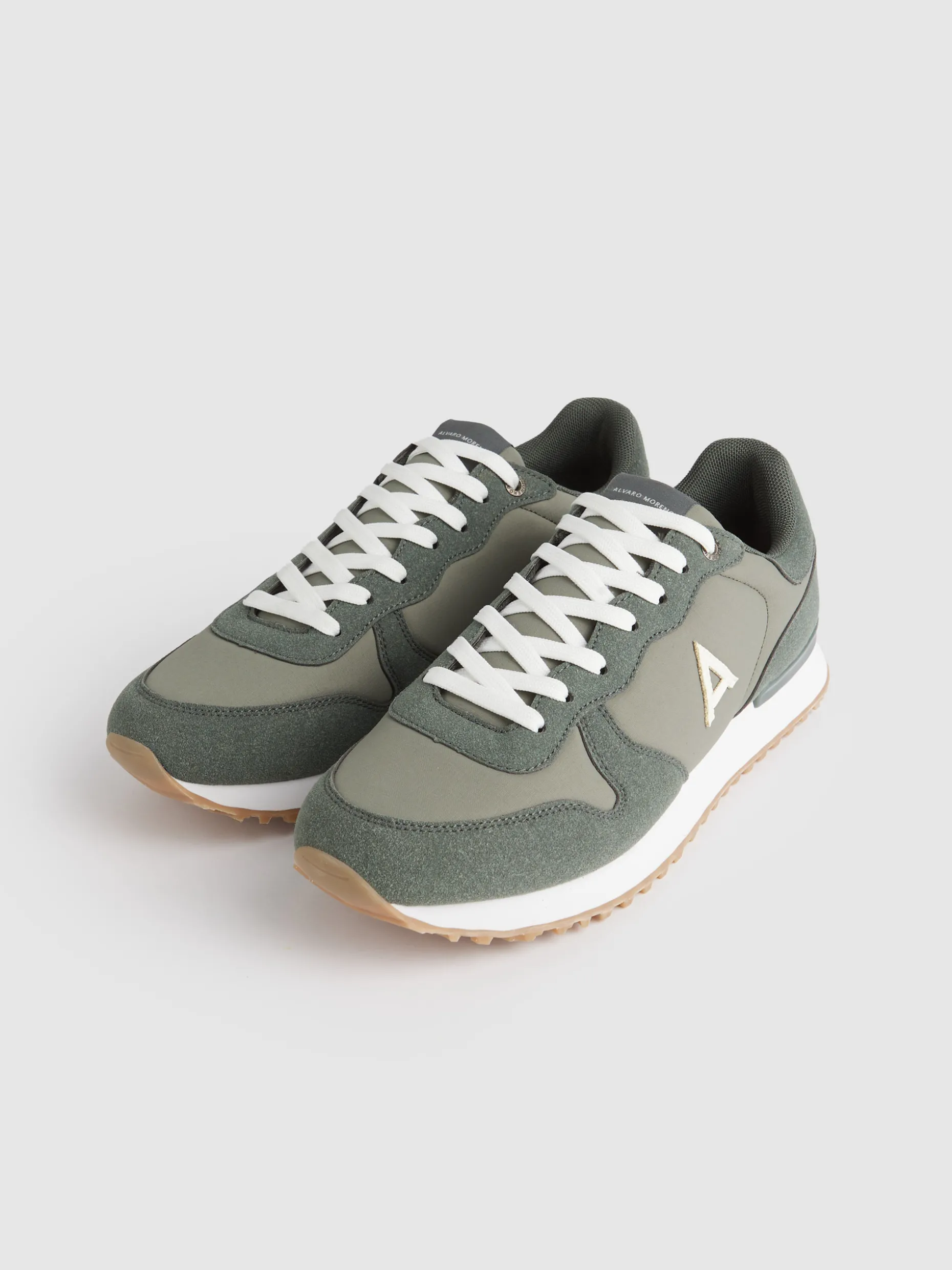 SNEAKERS VIBES <Alvaro Moreno Outlet